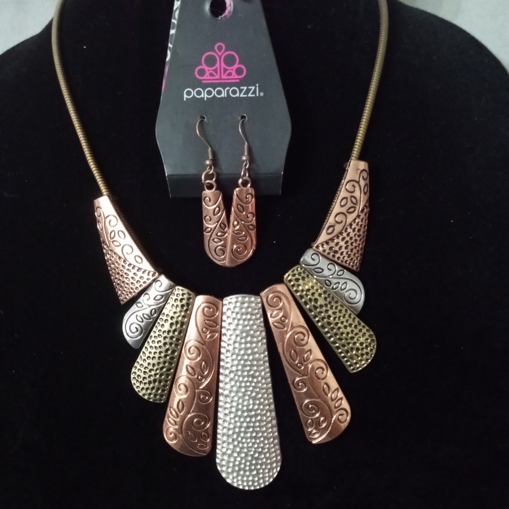 Necklace and earrings set